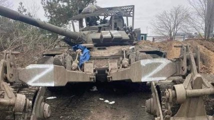 Підбитий російський танк