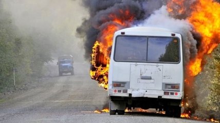 Автобус с детьми загорелся на Сумщине