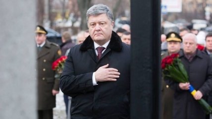 Президент Украины почтил память участников ликвидации аварии на ЧАЭС