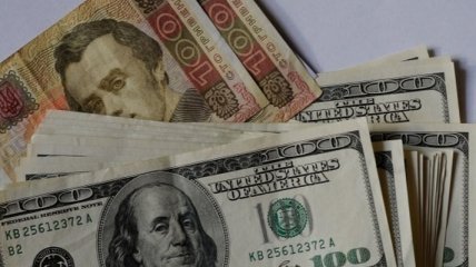 Нацбанк повысил официальный курс доллара