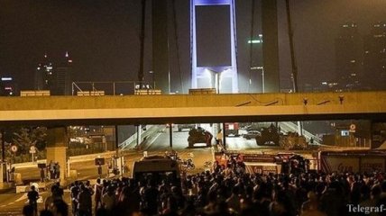 Захватившие мост через Босфор, сдались полиции