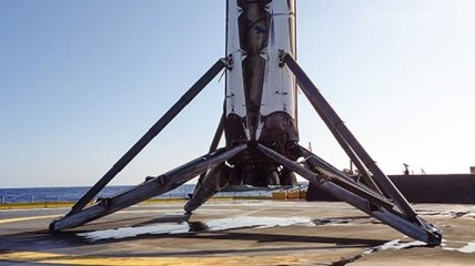 Ракета Falcon 9 успешно приземлилась на морскую платформу