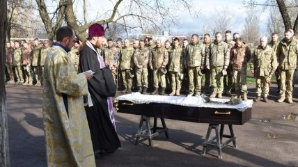 На Волыни попрощались с погибшим от обстрела боевиков военнослужащим ВСУ (фото)