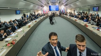 Министры энергетики стран ОПЕК и не-ОПЕК проводят встречу по сокращению добычи 