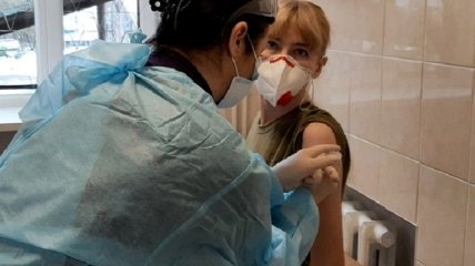 Похоже на тепловой удар: ветеран АТО рассказала об ощущениях после вакцинации от коронавируса 