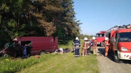 Масштабная авария на Львовщине: микроавтобус съехал в кювет