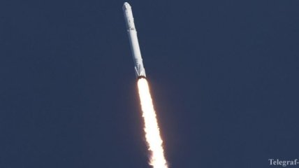 Нижняя ступень Falcon 9 успешно села на морскую платформу