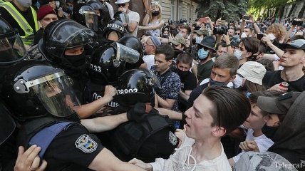 Дело Стерненко: под судом снова столкновения с полицией