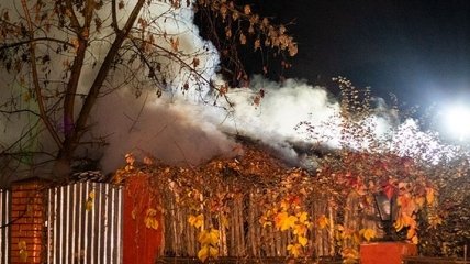 В Киеве в Гидропарке горело и взрывалось кафе 
