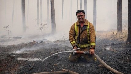 Огонь прошел 20 тысяч гектаров, погибло 11 человек: фото и видео из очагов пожаров на Луганщине