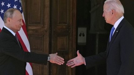 "Байден уже проворачивал подобный трюк с Путиным": психолог о рукопожатии президентов РФ и США в Женеве