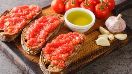 Пан кон томаті — проста іспанська закуска