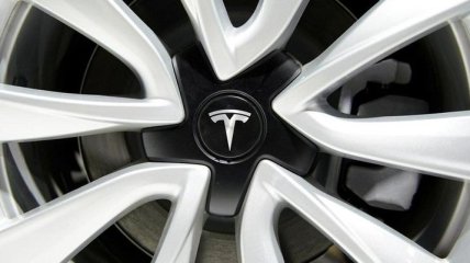 В Tesla разработали тяговую батарею для электрокаров