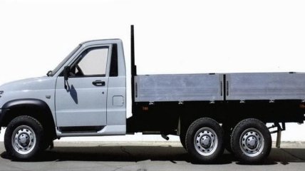 УАЗ выпустил шестиколесный 7-метровый грузовик