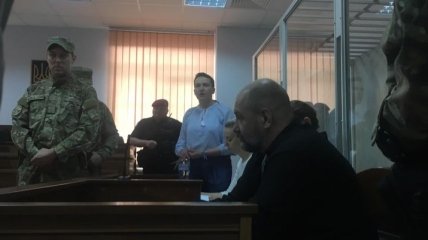 Суд продлил арест Савченко 
