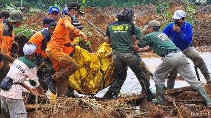 Оползень в Индонезии: погибли 32 человека, 76 пропали без вести