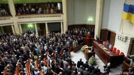 Депутаты обратятся в Конституционный Суд по языковому закону
