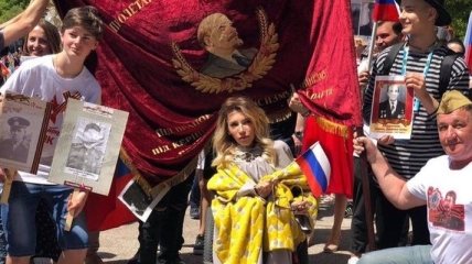 Россияне в Лиссабоне устроили марш с флагами террористов Донбасса