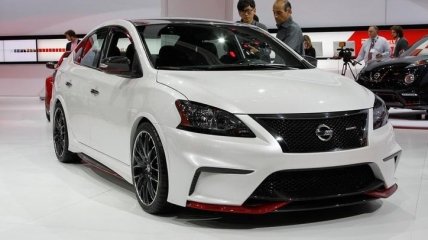 В сети появились фото новой модели Nissan Sentra Nismo