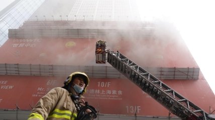 Пожар в ТЦ в Гонконге