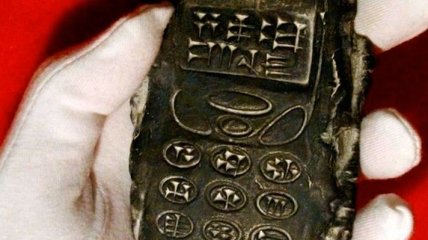 Археологи нашли мобильный телефон XIII века (Видео) 