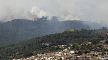 На  острове Майорка в Испании бушует пожар: людей эвакуируют