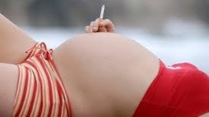 Мамино курение – удар по здоровью ребенка