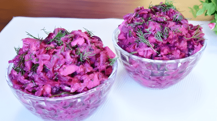 Буряковий салат із солоним огірком готують на будні й свята