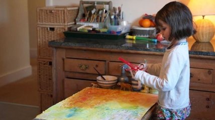 Потрясающие картины 6-летней девочки-аутиста (Фото)