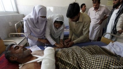В Пакистане произошел двойной взрыв, погиб полицейский 