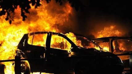 В Швеции инциденты с поджогами авто перелились в перестрелки