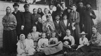 Крестьянский труд и народные гулянья начала XX века (Фотогалерея)