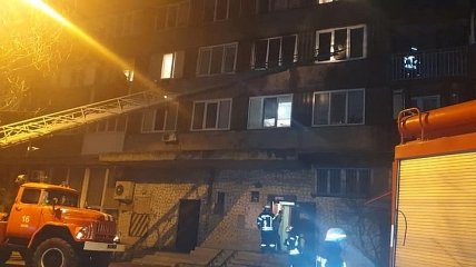В Киеве в многоэтажке произошел пожар: погибли два человека