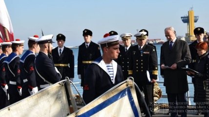 Командующего ВМС Украины Воронченко наградили национальным орденом Франции