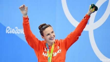 Венгерка Хоссу с мировым рекордом победила в комплексном плавании на 400 м