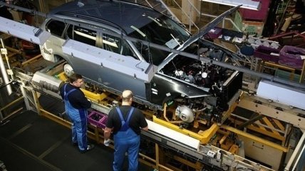 Виробництво автотранспорту в Україні впало на чверть