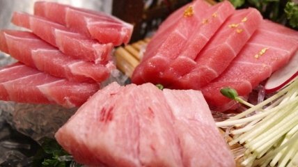 Ученые подсказали, кому нельзя есть мясо тунца