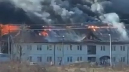 В Закарпатье загорелся жилой комплекс для переселенцев: фото и видео ЧП