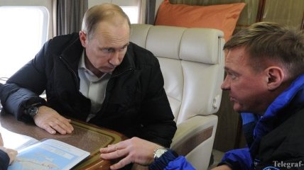 Путин начал свой визит в оккупированный Крым с Тузлы