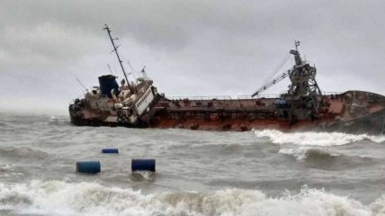Авария танкера Delfi близ Одессы: Госэкоинспекция вызвала экспертов из Нидерландов