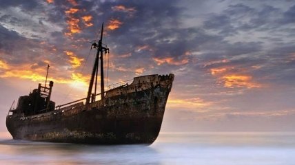 Невероятные снимки заброшенных кораблей со всего мира (Фото)
