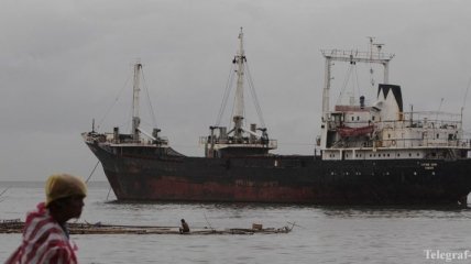 СМИ: Пираты захватили в заложники двух украинцев у берегов Нигерии