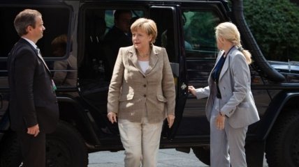 Меркель: Германия поддерживает территориальную целостность Украины