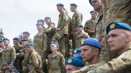 Украинские десантники сменят голубые береты и шевроны  