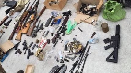 СБУ пресекла деятельность межрегиональной группировки торговцев оружием