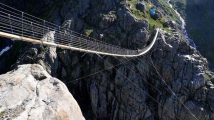 В Швейцарии появился самый длинный подвесной мост в мире