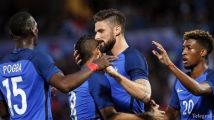 Жиру пообещал покрасить бороду в цвета национального флага в случае победы на Евро-2016