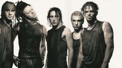 Группа Nine Inch Nails сыграла в культовом сериале "Твин Пикс" (Видео) 