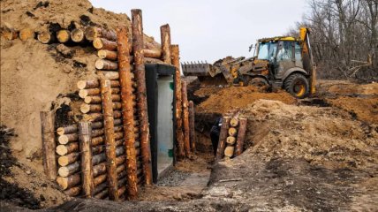 Хто провалив будівництво фортифікацій на Харківщині: обласна адміністрація відповіла