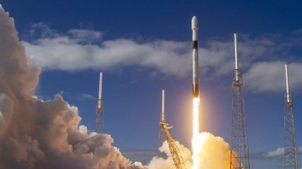 Ракета Falcon 9 успешно стартовала с группой спутников Starlink (Видео)